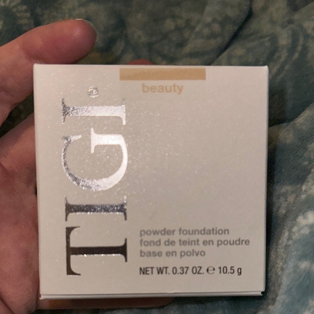 TIGI Beauty Powder Foundation - Cream